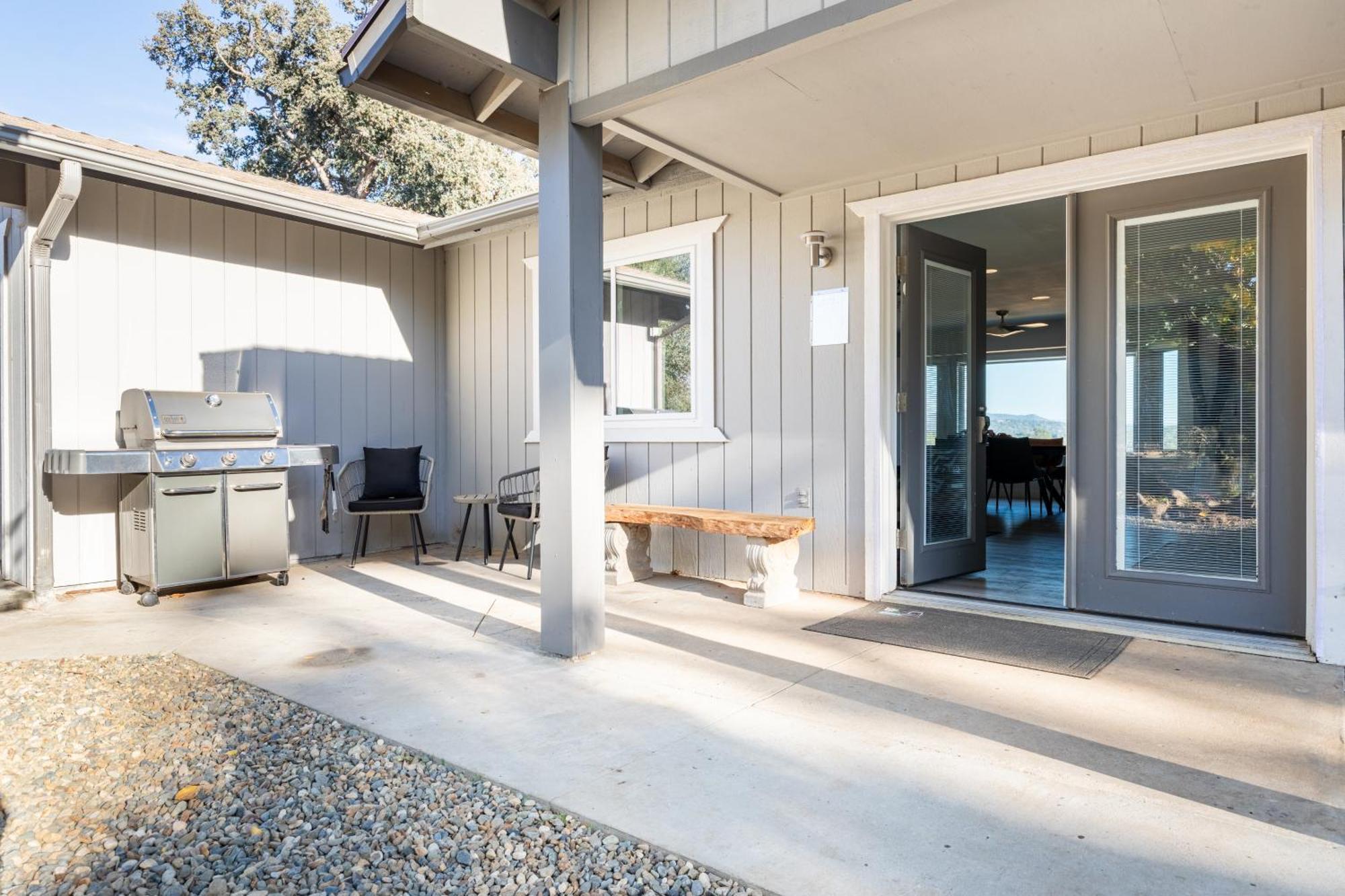 Rolling Oaks Ranch - 200 Acres Of Lakeside Beauty & Countryside Serenity Mariposa Exterior photo