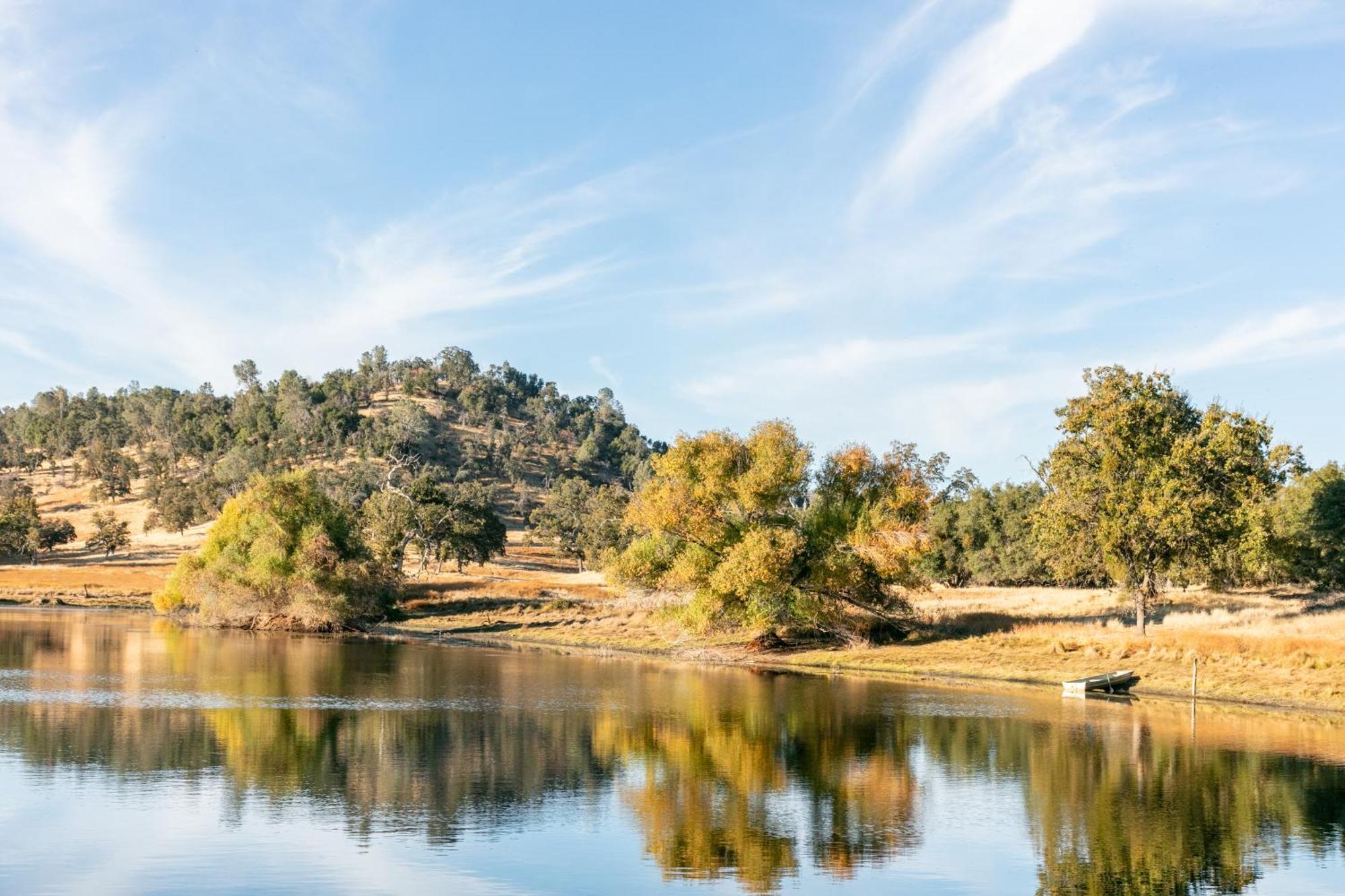Rolling Oaks Ranch - 200 Acres Of Lakeside Beauty & Countryside Serenity Mariposa Exterior photo